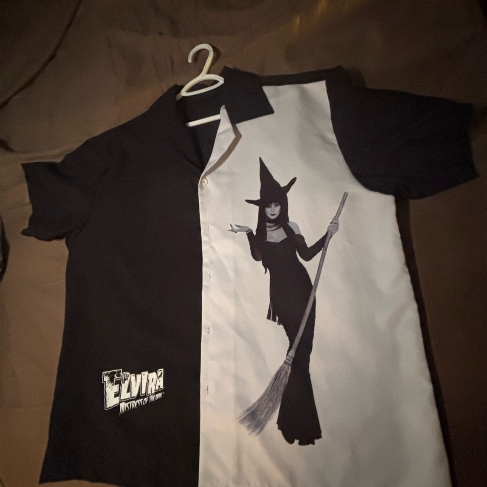 Rare Kreepsville Elvira Witch Shirt - Black & White Design.